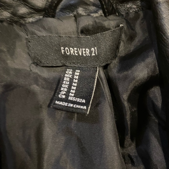 leather jacket - Picture 2 of 3